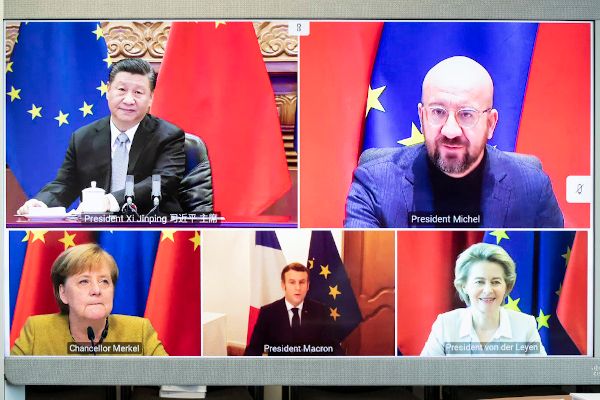 Staatspräsident der Volksrepublik China Xi Jinping, Präsident des Europäischen Rates Charles Michel, Bundeskanzlerin der der Bundesrepublik Deutschland Angela Merkel, Staatspräsident von Frankreich Emmanuel Macron, Präsidentin der Europäischen Kommission Ursula von der Leyen