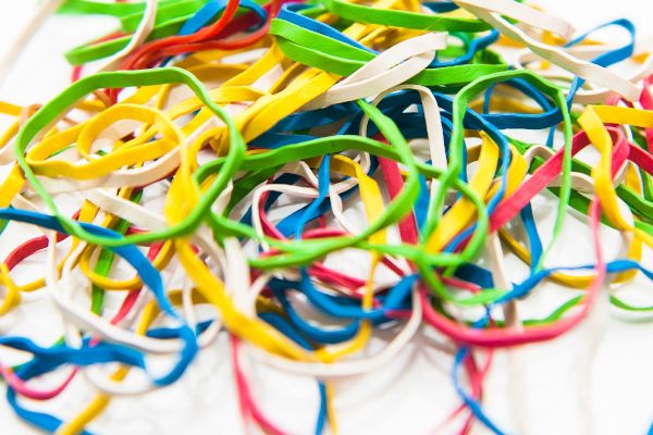 Verschiedenfarbige Gummiringe