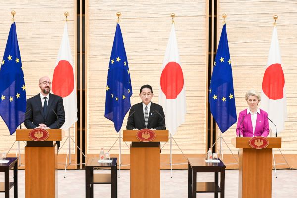 Präsident des Europäischen Rates Charles Michel, Premierminister von Japan Fumio Kishida, Präsidentin der Europäischen Kommission Ursula von der Leyen