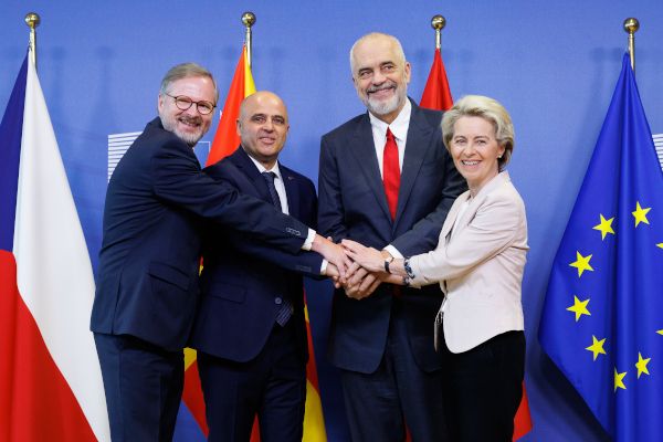 Ministerpräsident der Tschechischen Republik Petr Fiala, Ministerpräsident von Nordmazedonien Dimitar Kovacevski, Ministerpräsident von Albanien Edi Rama, Präsidentin der Europäischen Kommission Ursula von der Leyen