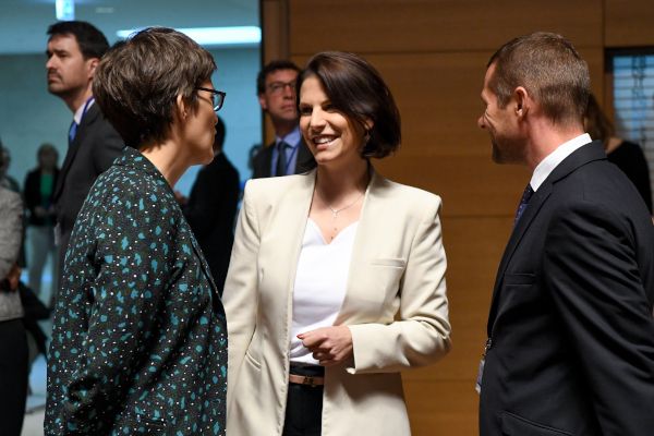 Anna Lührmann, Bundesministerin Karoline Edtstadler