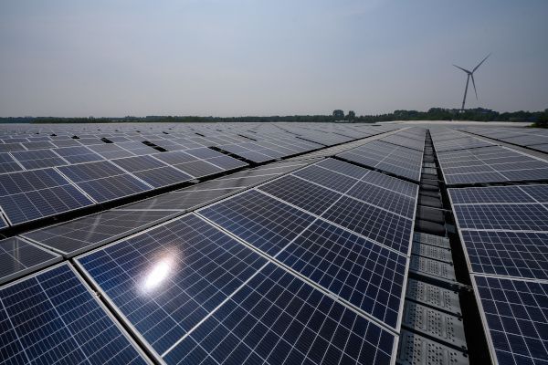 Schwimmender Solarpark in Dessel