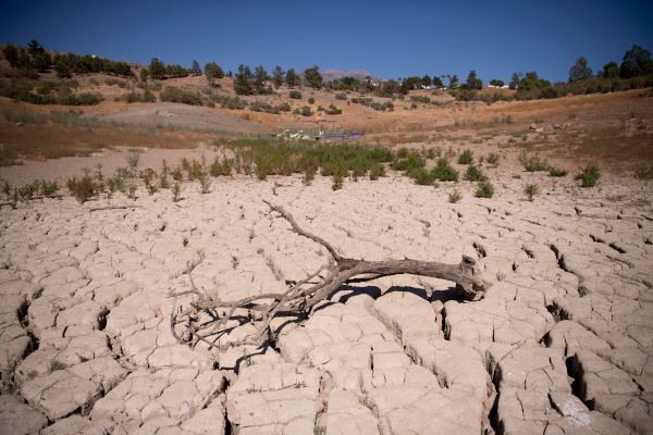 Ausgetrocknetes Flussbett in Spanien