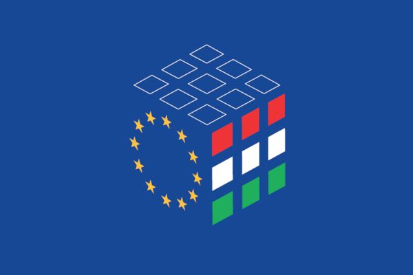 Das Logo des ungarischen EU-Ratsvorsitzes 2024 dass einen Würfel aus einzelnen Elementen darstellt. Die Sterne der Flagge der Europäischen Union sind auf einer Seite des Würfels zu sehen.