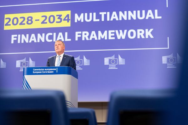 Press conference by Michael McGrath on the 2nd MFF package