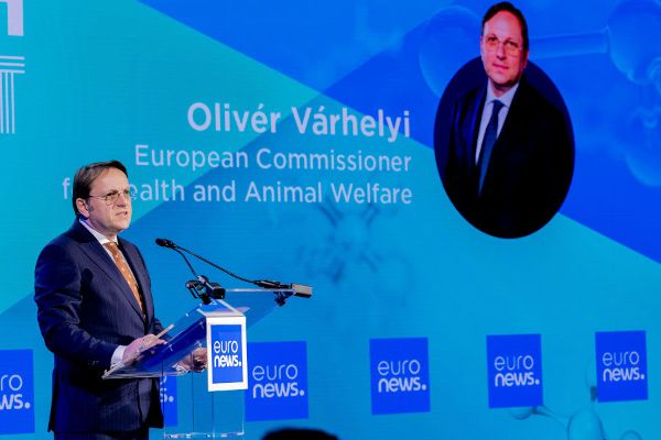 Participation de Olivér Várhelyi, commissaire européen, au Sommet Santé d'Euronews