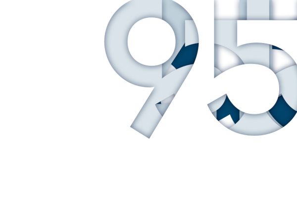 Die Zahl 95 auf weißem Hintergrund