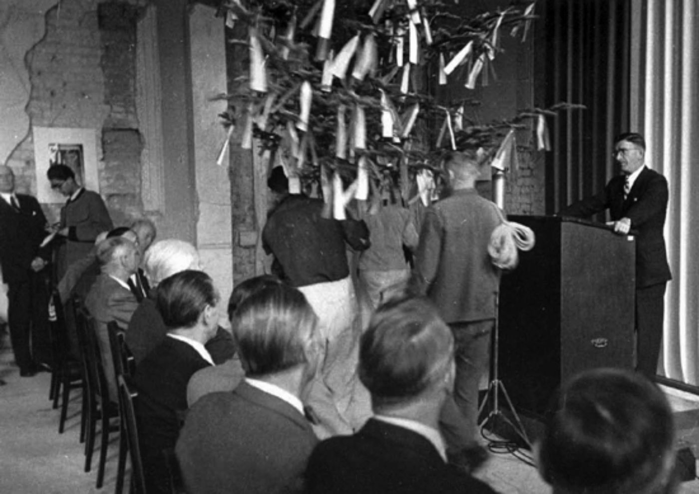 Christmas 1945 at the Federal Chancellery