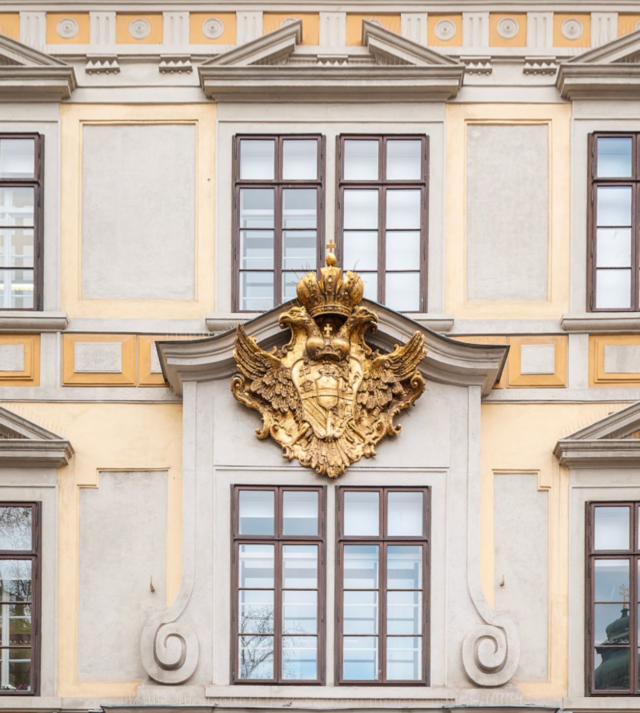 Gilded double eagle with crown and coat of arms of the Habsburg hereditary lands
