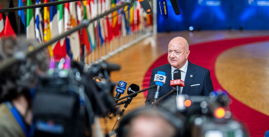 Bundeskanzler Christian Stocker bei den Doorsteps bei einem EU-Sondergipfel in Brüssel