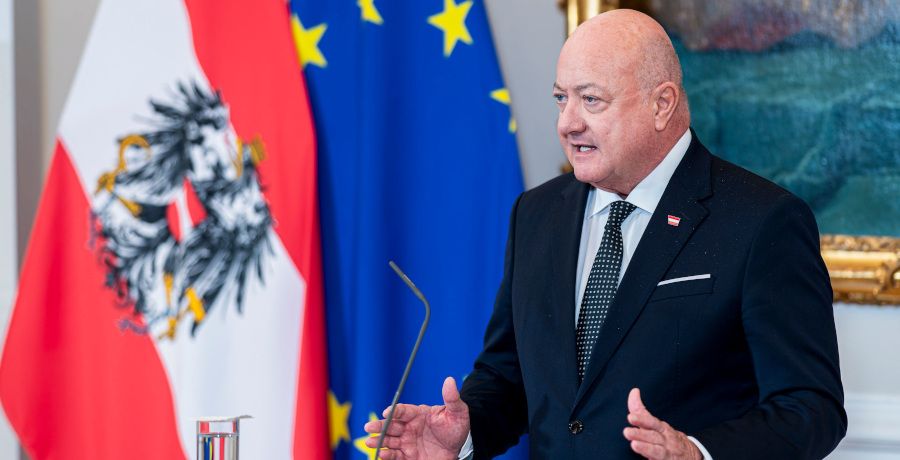 Pressekonferenz zu weiteren Umsetzungsschritten der Bundesregierung