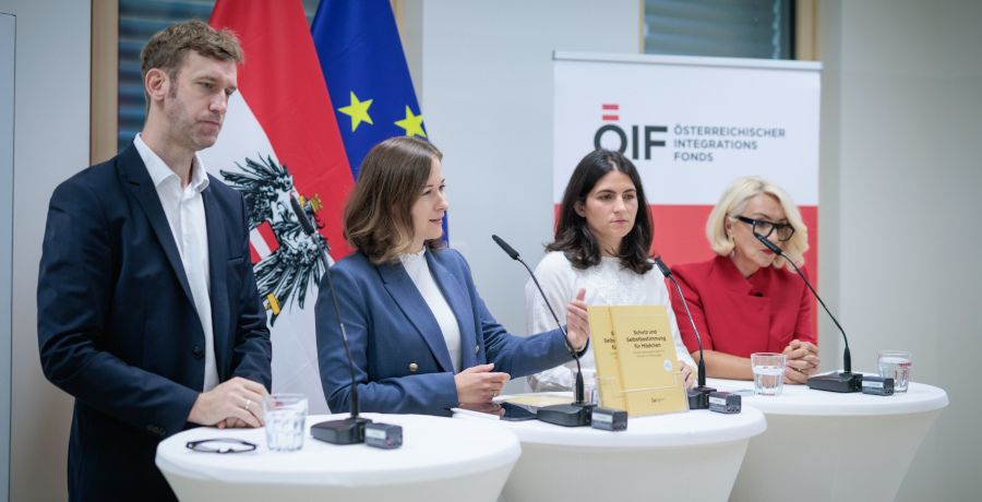 Pressekonferenz zum Thema Praxishandbuch mit Claudia Bauer, Mario Bugl-Havlis, Sonia Koul und Emina Sarić