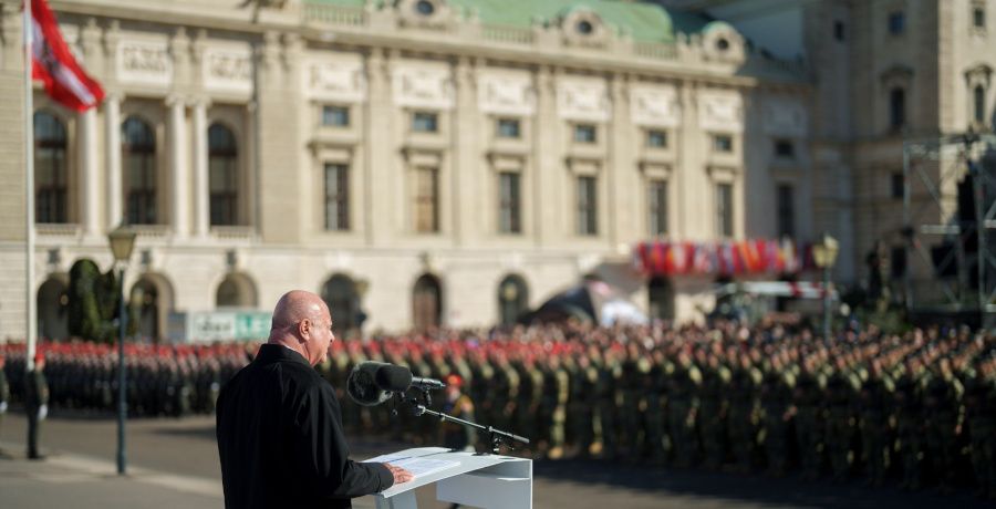 Christian Stocker bei den Feierlichkeiten anlässlich des Nationalfeiertages am 12. Oktober 2026 am Heldenplatz