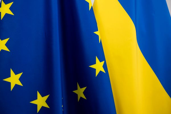 INTERNAL ! Pictures of flags of each 27 EU Member States, alongside the European and Ukrainian flags