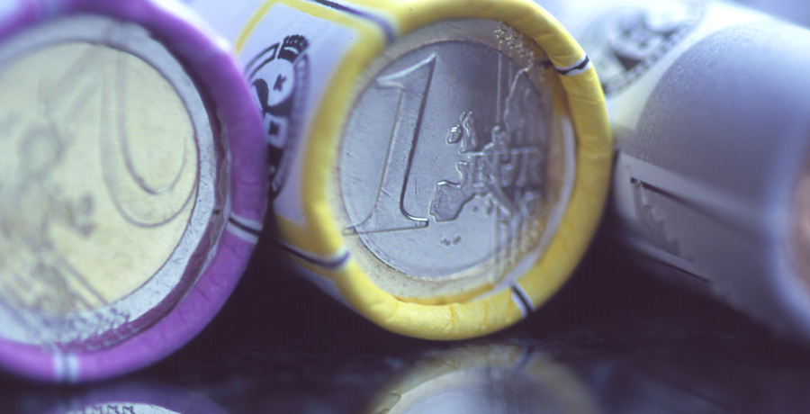 Rolls of 1 and 2 euro coins