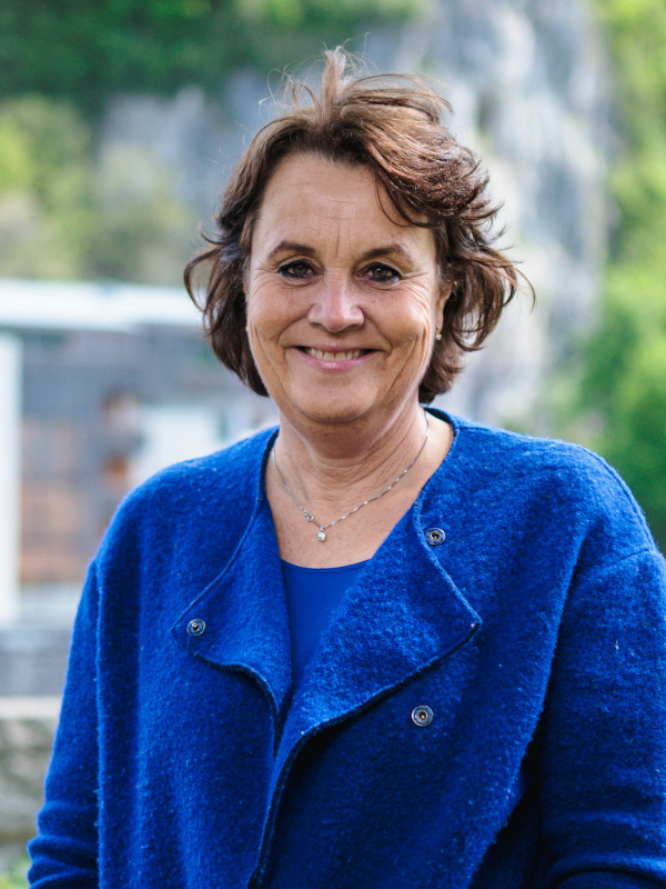 Porträt Natascha Zeitel-Bank