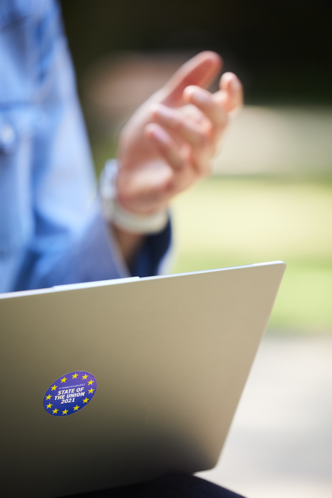 Laptop mit dem "State of the Union 2021" Sticker