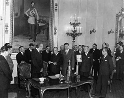 Signing of the Marshall Plan Agreement in the Federal Chancellery