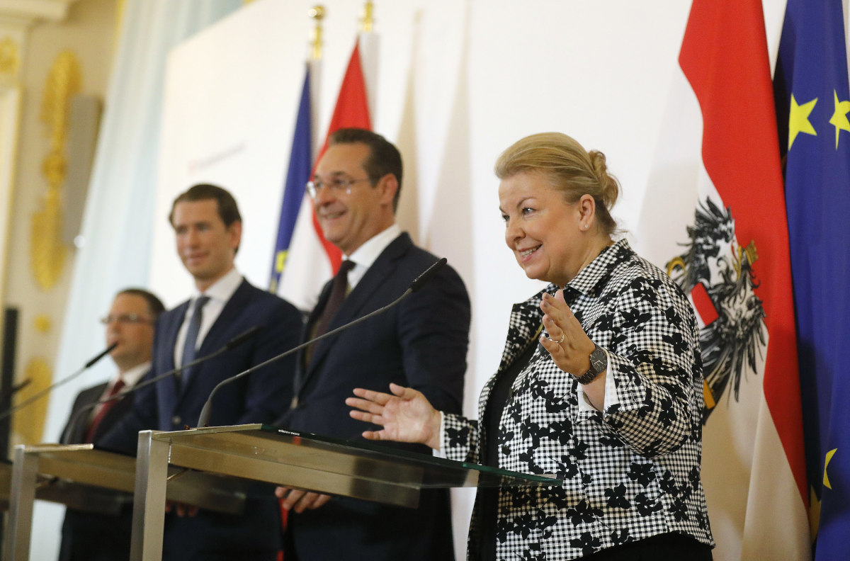 ÖVP-Klubobmann und Sozialsprecher August Wöginger, Bundeskanzler Sebastian Kurz, Vizekanzler Heinz-Christian Strache, Bundesministerin Beate Hartinger-Klein © BKA/Dragan Tatic