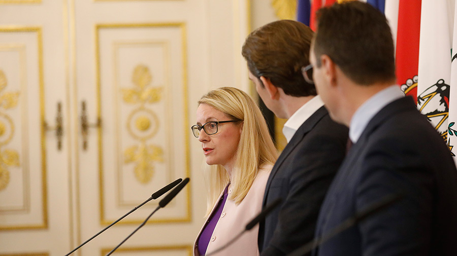 Margarete Schramböck, Sebastian Kurz und Heinz-Christian Strache © BKA/Dragan Tatic