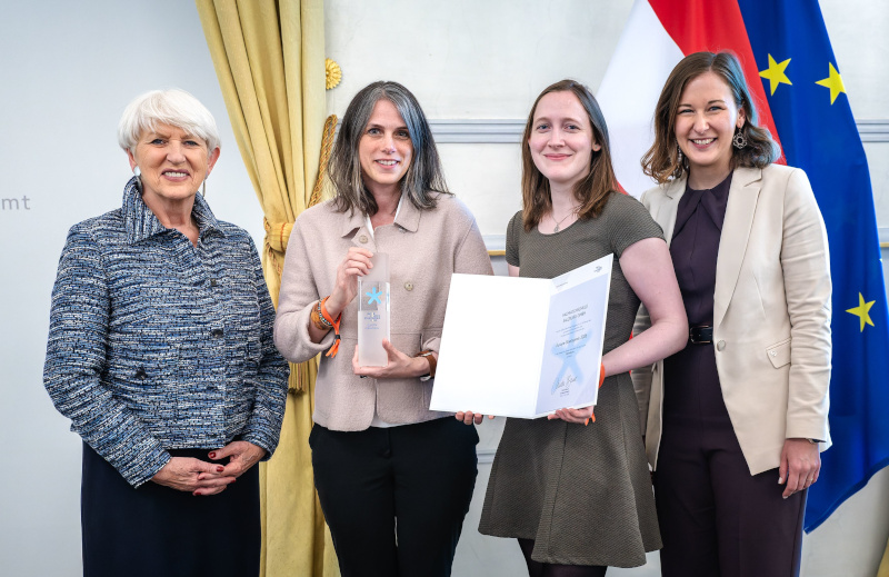 Preisträgerinnen des Europa-Staatspreis 2026 in der Kategorie "Europa verändern" mit Bundesministerin Claudia Bauer
