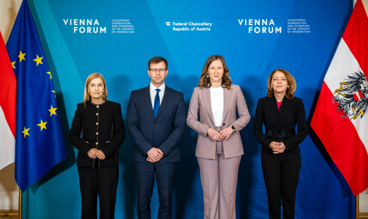 Bundesministerin Claudia Plakolm, Janos Boka (Minister für europäische Angelegenheiten in Ungarn), Sevi Voloudaki (Stellvertretende Migrations- und Asylministerin Griechenlands), Elena Shekerletova (Stellvertretende Außenministerin Bulgariens)