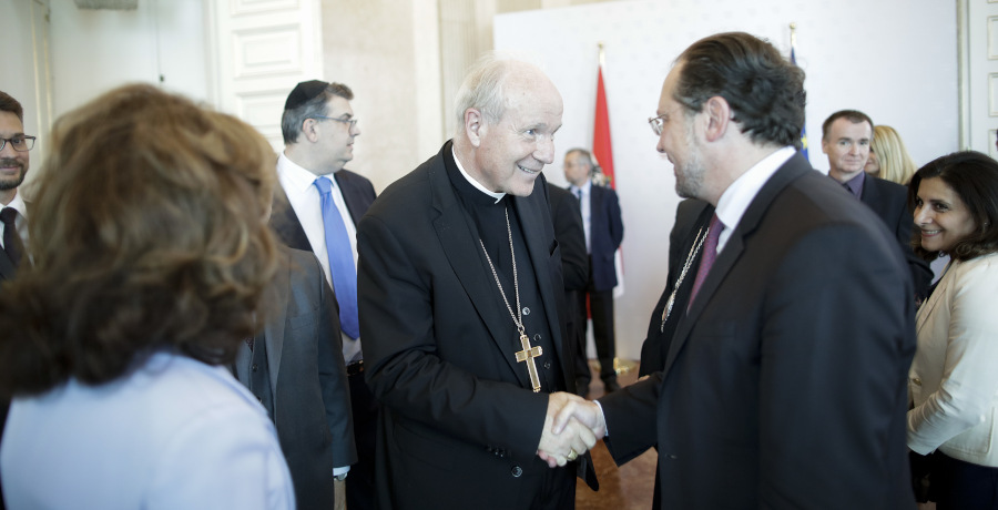 Bundesminister Alexander Schallenberg mit Kardinal Christoph Schönborn