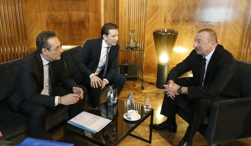 Vizekanzler Heinz-Christian Strache, Bundeskanzler Sebastian Kurz, Präsident der Republik Aserbaidschan Ilham Aliyev © BKA/Dragan Tatic