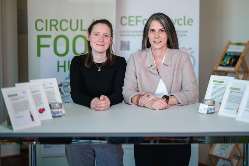 Porträt Eva Lienbacher und Anna Schliesselberger