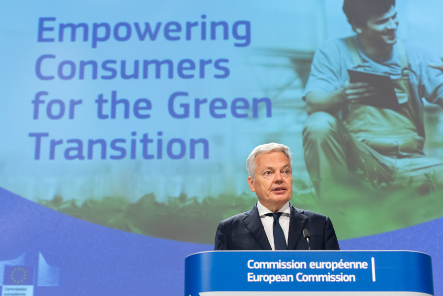 Didier Reynders during a press conference on the green transition
