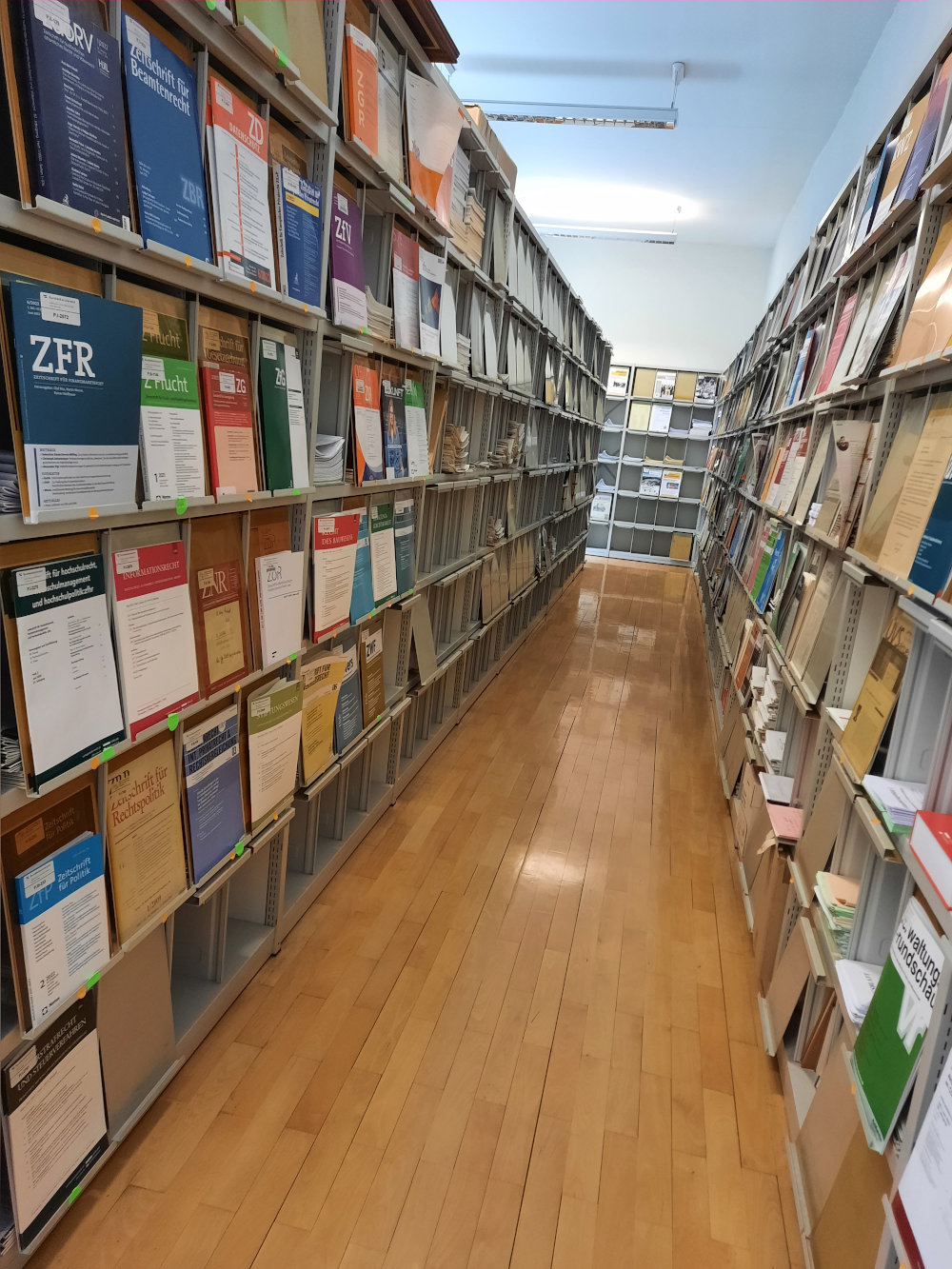 Zeitschriftensammlung in der Administrativen Bibliothek