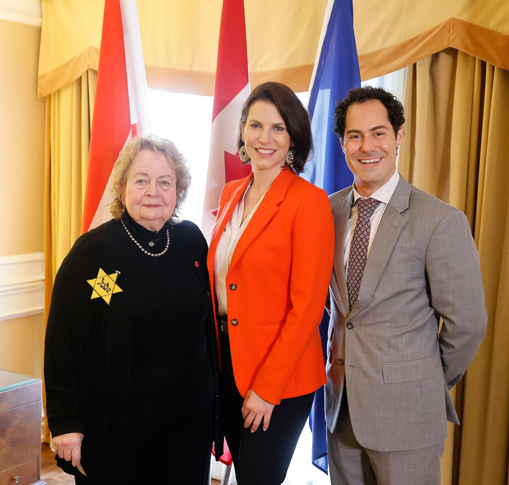 Bundesministerin Karoline Edtstadler bei einem Arbeitsbesuch in Toronto. Im Bild beim der Verleihung von österreichischen Staatsbürgerschaften.