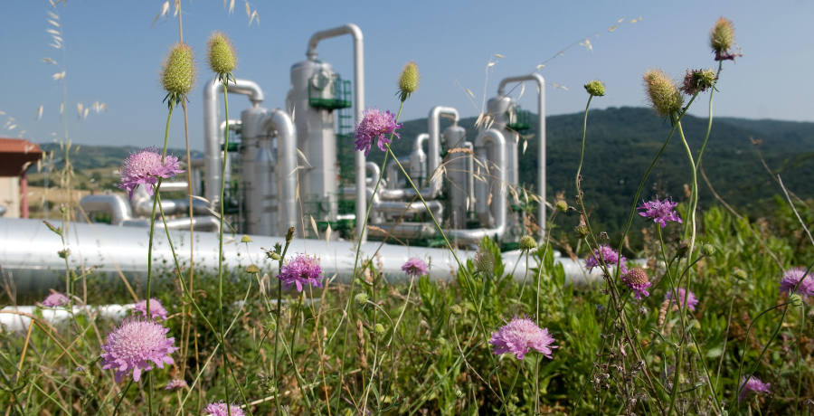 Geothermales Energiekraftwerk in Italien