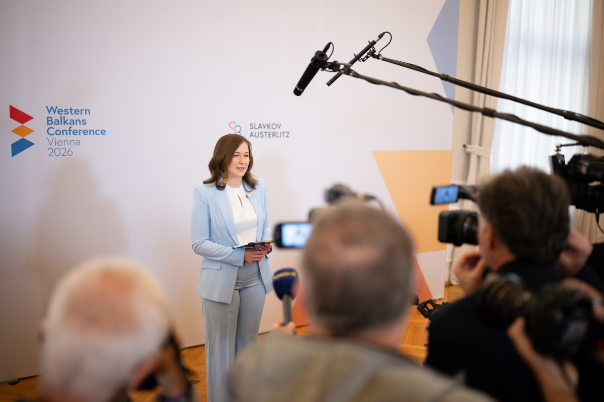 Claudia Bauer bei der Pressekonferenz nach der Westbalkankonferenz