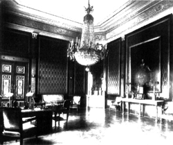 Der Gelbe Salon, das Arbeitszimmer des Bundeskanzlers vor der Zerstörung 1944