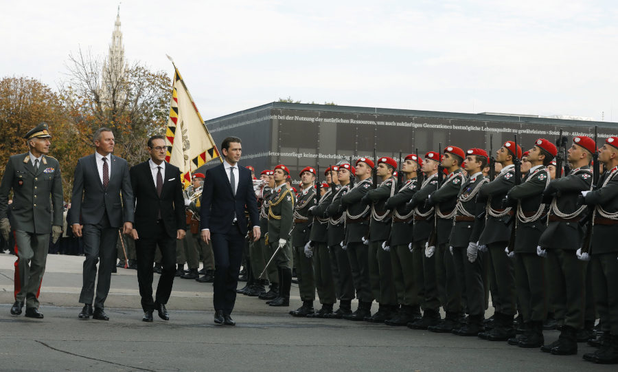 Bundeskanzler Sebastian Kurz, Vizekanzler Heinz-Christian Strache und Verteidigungsminister Mario Kunasek am Nationalfeiertag © BKA/Dragan Tatic