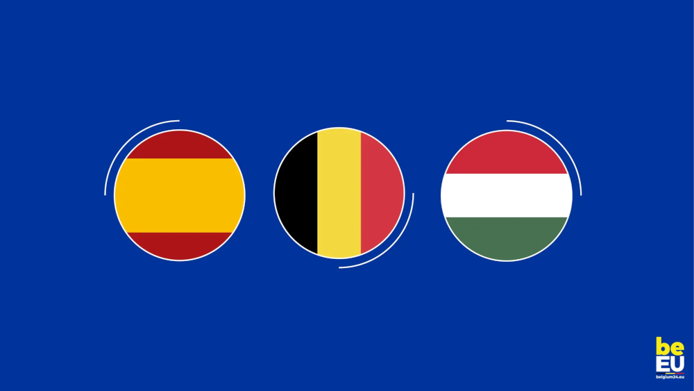 Die Flaggen der Mitglieder der "Trio-Ratspräsidentschaft" Spanien (l.), Belgien (m.) und Ungarn (r.)