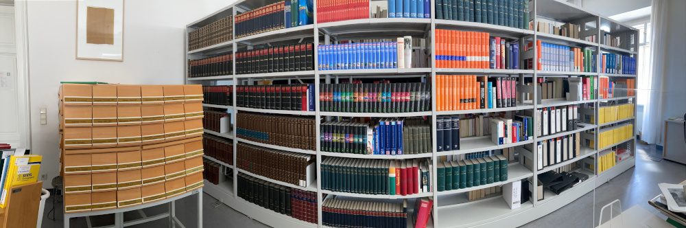 Katalogregal in der Administrativen Bibliothek